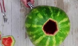 深宫曲瓜吃瓜,宫廷秘闻中的瓜田乐事