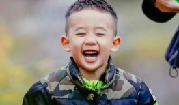 陈小春jasper吃瓜,父子俩搞笑互动引网友热议