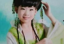 吃瓜女孩古装照片真实,揭秘吃瓜女孩的古装魅力