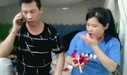 男友打电话吃瓜,揭秘甜蜜背后的秘密