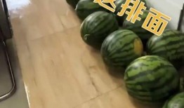 在班级吃瓜,揭秘校园里的那些事儿